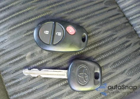 2016 Toyota Tundra Sr5 4.6L V8 z USA, uszkodzony, nr VIN 5TFRM5F13GX104735